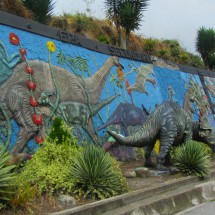 Dinsosaurs on the Panamerica close to Tulcan